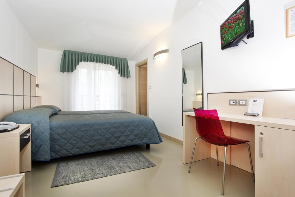 Hotel Miorelli Torbole Sul Garda Zewnętrze zdjęcie