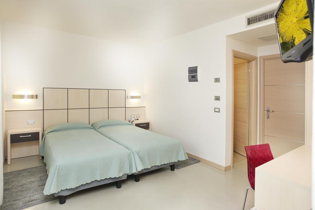 Hotel Miorelli Torbole Sul Garda Zewnętrze zdjęcie