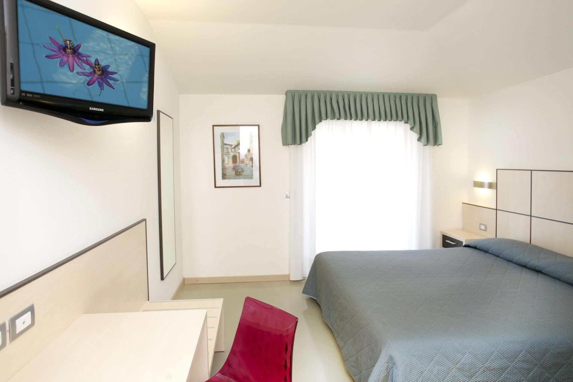 Hotel Miorelli Torbole Sul Garda Zewnętrze zdjęcie