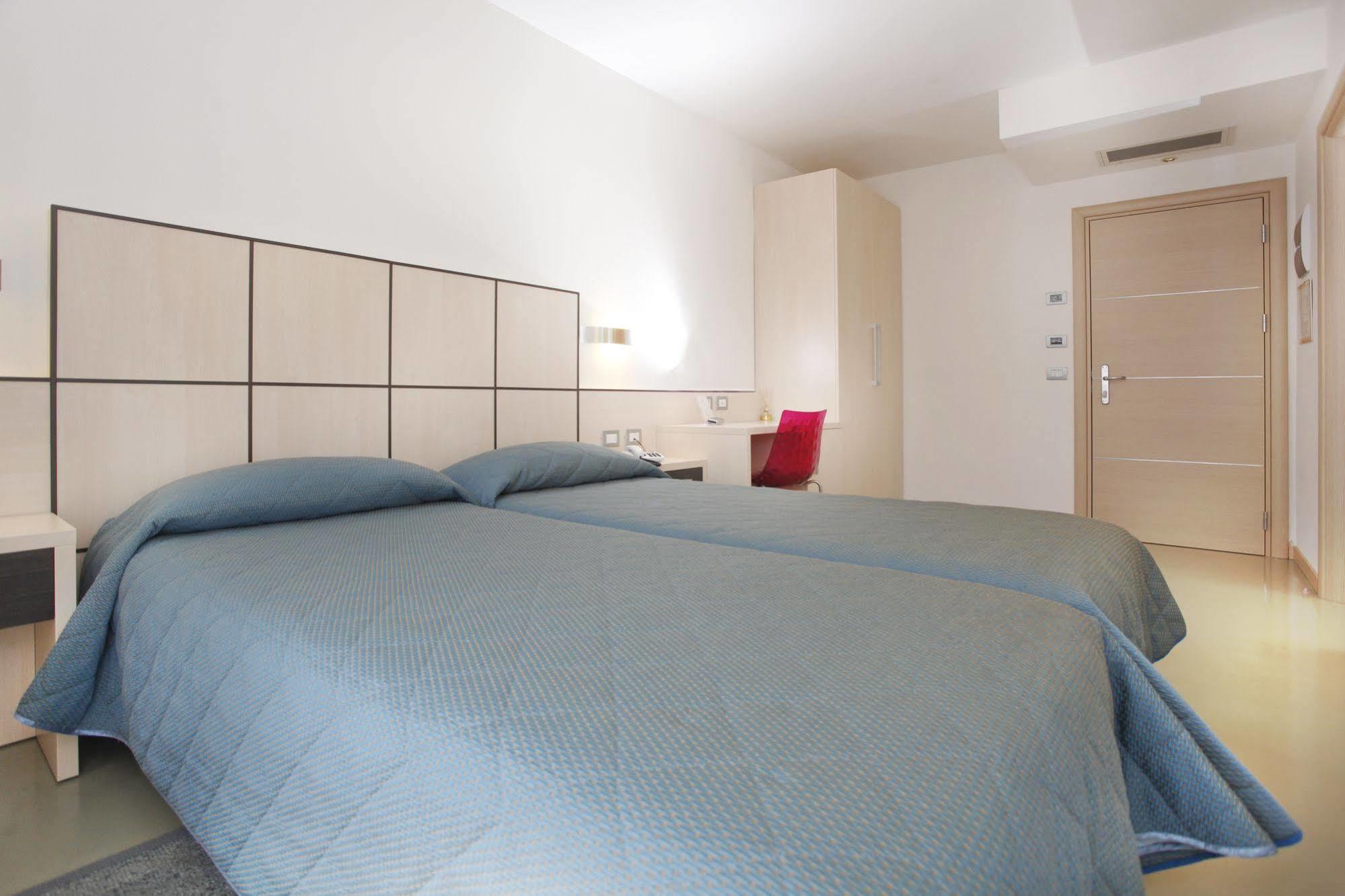 Hotel Miorelli Torbole Sul Garda Zewnętrze zdjęcie
